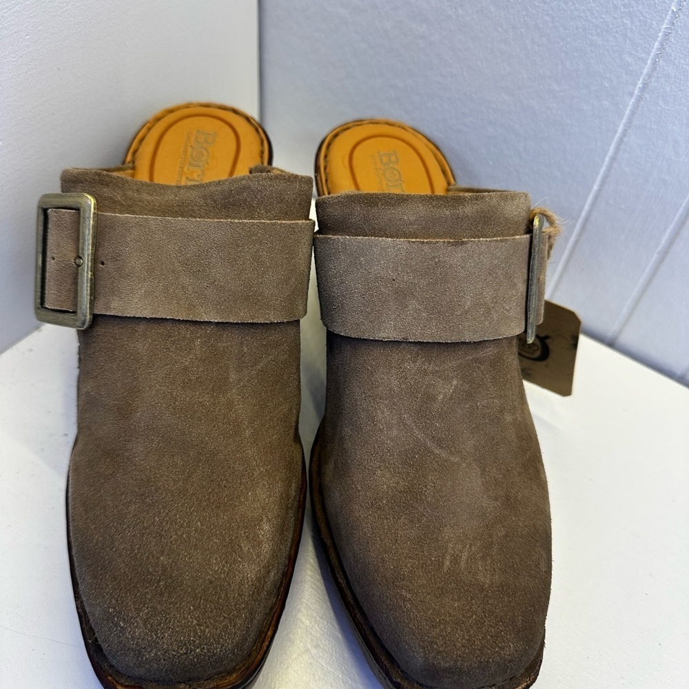 Born BR0036217 Suede Clogs Mules Heels Brown Buckle Size 8M Comfort NEW WITH TAG - Picture 2 of 10